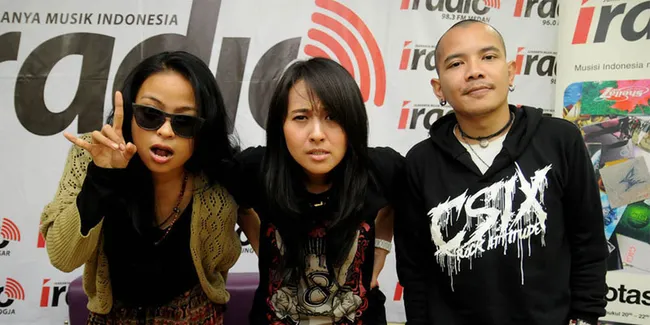 Kunjungi MU, Kotak Ingin Pegang Rumput Old Trafford