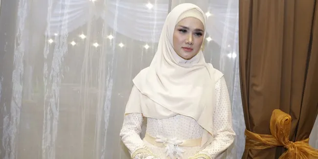 Kurangi Job Nyanyi, Mulan Jameela Lebih Pilih Ikut Kajian