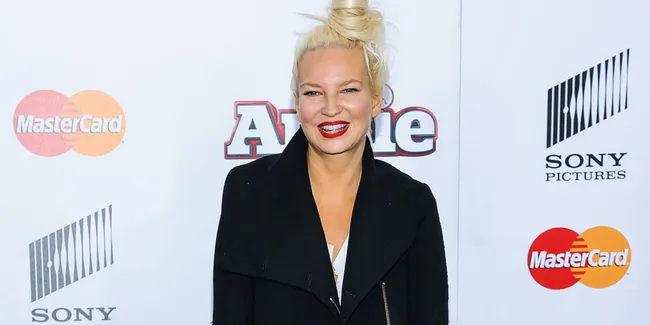 Lagu Cover Sia Ini Bisa Bikin Kamu Nangis Loh