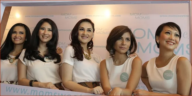Lahirkan Website Bareng, Hot Mom Celebrity Saling Buka Aib?