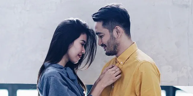 Lamar Syahnaz Sadiqah, Jeje Govinda Kongkalingkong Dengan Amy Qanita