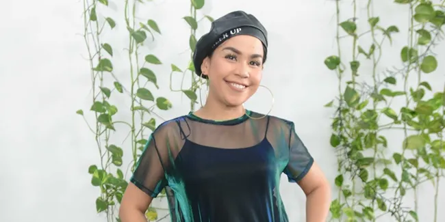 Latih Kreativitas, Melaney Ricardo Ajak Anaknya untuk Terjun ke Dunia YouTube