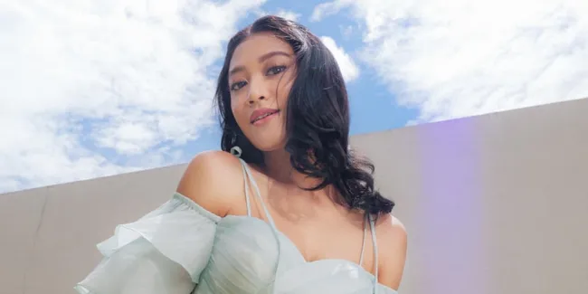 Lebih Dramatis, Safira Zaza Resmi Remake Lagu 'Salah Tapi Baik' Milik Cakra Khan Versi Wanita