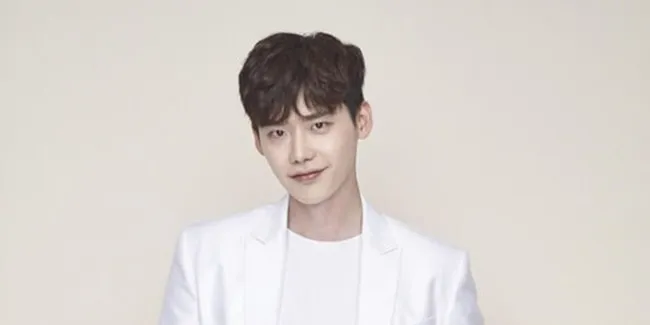 Lee Jong Suk Berikan Alasan Mengapa Jarang Main Drama Bertema Kolosal