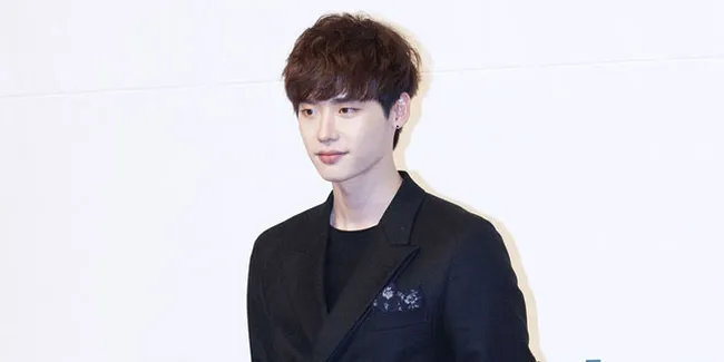 Lee Jong Suk Tak Dapat Kontrak Iklan, Pamor Mulai Menurun?