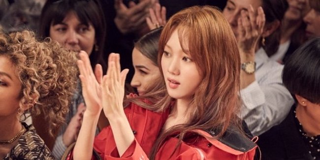 Lee Sung Kyung di Event FENDI Milan, So Beautiful in Red