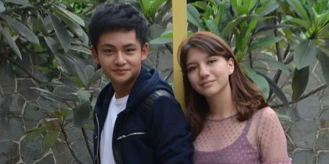 Lewat Socmed, Cara Randy Martin & Cassandra Interaksi Dengan Fans