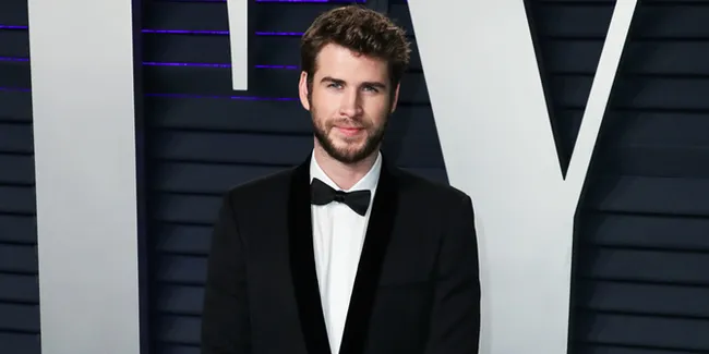 Liam Hemsworth Akhirnya Tertangkap Mesra Bareng Pacar Barunya, Gabriella Brooks