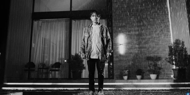 Lirik Lagu ‘Aku dan Mantanmu’ Betrand Putra Onsu, Bertema Galau yang Menjadi Trending