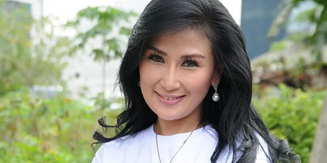 Lita Gading: Seks Drive Dewi Perssik Sangat Tinggi