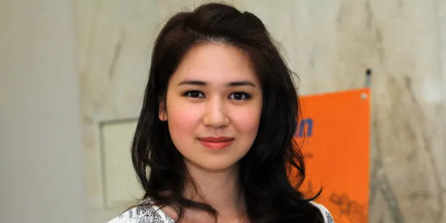 [Live] Hangout on Air With Laura Basuki