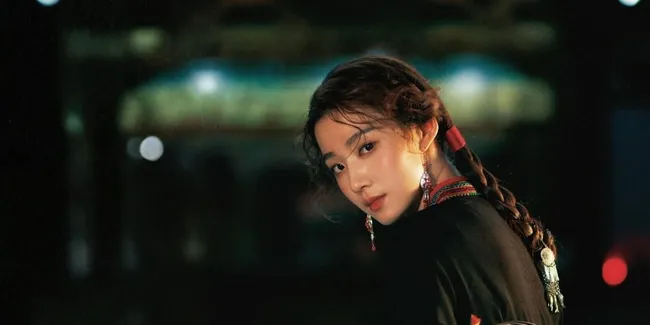 Lu Yuxiao Dikonfirmasi Main di Drama Kostum Light Through the Eternal Storm