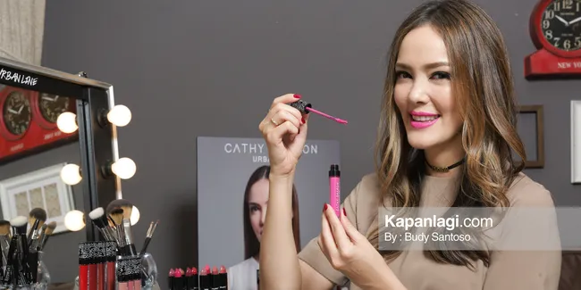 Luncurkan Bisnis Lipstik, Cathy Sharon Pakai Nama-Nama Indonesia