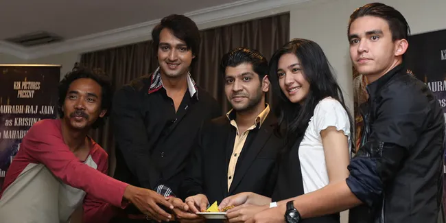 Main di Film Baru, Mikha Tambayong Kok Nggak Tahu Lawan Mainnya?