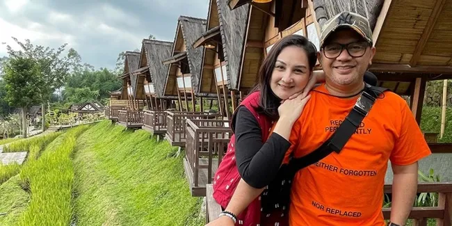 Makan Bareng Indra Brasco di Restoran, Mona Ratuliu: Ada yang Sedih Pakai Sekat