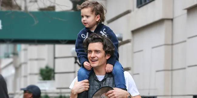 Makin Ganteng dan Stylish, Flynn Saingi Pesona Orlando Bloom
