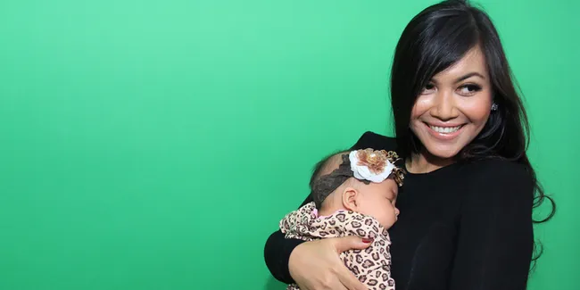 Masih Kecil, Denada Rahasiakan Perceraian ke Anak