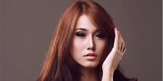 Maya Novethesia Pilih Pendidikan Atau Main Film?