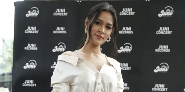 Meme GBK Hasil Editan Netizen Viral, Raisa Ungkap Inspirasi Ide Kocaknya di Preshow Smartfren WOW Virtual Concert