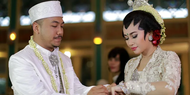 Menikah, Ratu Felisha Dapat Kalung Berbahasa Arab Sebagai Mahar