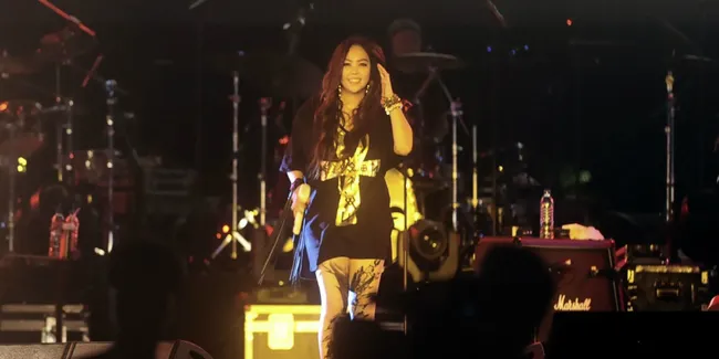 Menikmati Lantunan Lagu Mandarin di Spring Wave Music