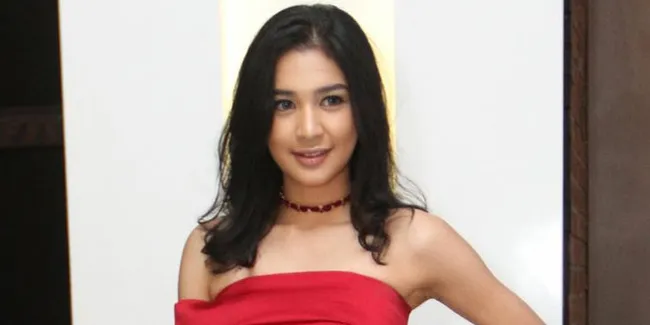 Mikha Tambayong Komentar Soal Penampilan Sosialitanya