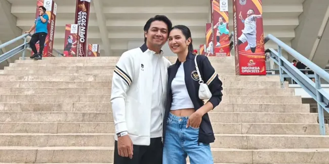 Mikha Tambayong Ungkap Perjalanan Unik 2 Tahun Pernikahan dengan Deva Mahenra
