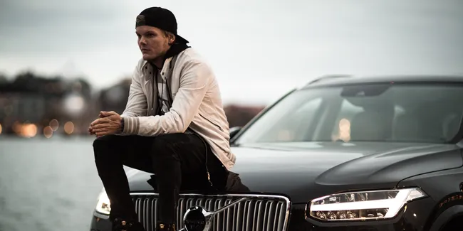 Miliki Riwayat Kesehatan Buruk, Avicii Ditemukan Meninggal Dunia di Usia 28 Tahun