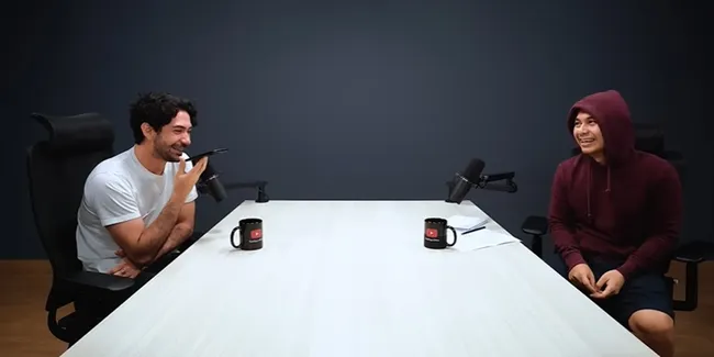 Momen Anissa Aziza Nggak Bisa Napas Ditelepon Reza Rahadian, Saking Ngefansnya