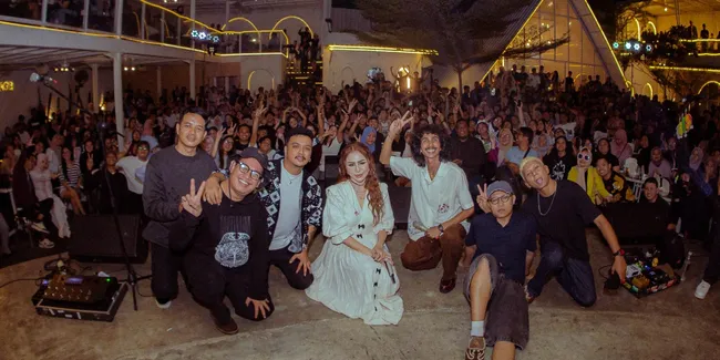 Momo Kembali Manggung Usai 10 Tahun Vakum, Debut Live Single Baru
