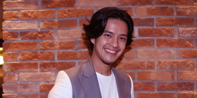 Morgan Oey Jadi Perfeksionis dan Workaholic di 'SWEET 20'