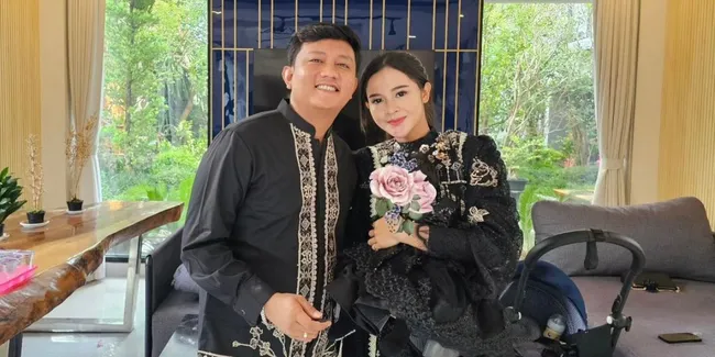 Mudik Madiun-Ngawi, Denny Caknan Gercep Hibur Baby Cunda yang Menangis Saat Ditinggal Mama Bonita Belanja