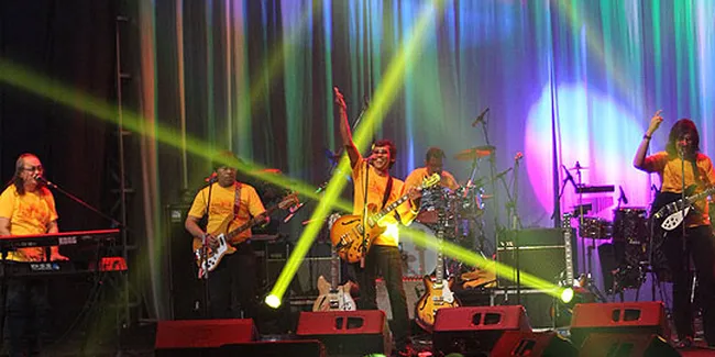 Musisi 80-an Unjuk Gigi di Konser Indonesia 80's