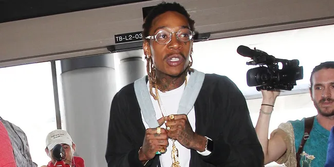 Naiki Kendaraan Lucu Ini, Wiz Khalifa Malah Diringkus Petugas!
