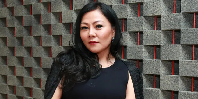 Neni Anggraeni Mengaku Deg-Degan Perankan Bu Acin di Film 'CHRISYE'