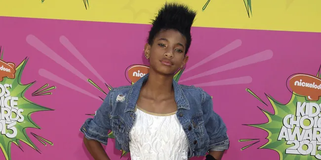 Ngeri, Tiap Malam Willow Smith Tidur Dengan Banyak Ular