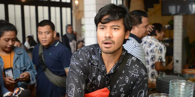 Nggak Begadang, Chicco Jerikho Ungkap Anak Selalu Tidur Tepat Waktu