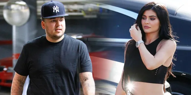 Nggak Ikut Photoshoot, Rob &#38; Kylie Jenner Hadiri Pesta Natal Keluarga Kardashian