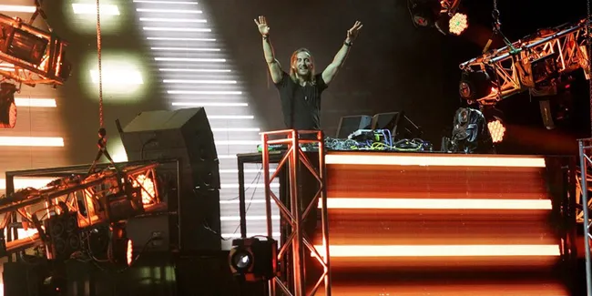 Nicki Minaj Tampil Hot di Klip Video David Guetta