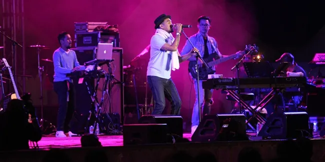 Nonton Prambanan Jazz 2016, Aura Kasih CLBK Dengan Glenn Fredly?