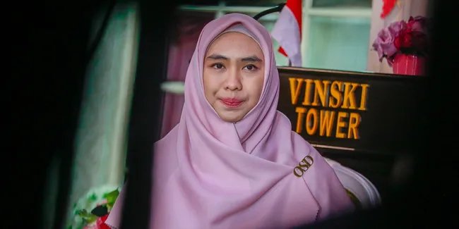 Oki Setiana Dewi Enggan Komentari Kabar Keretakan Rumah Tangga Ria Ricis dan Teuku Ryan