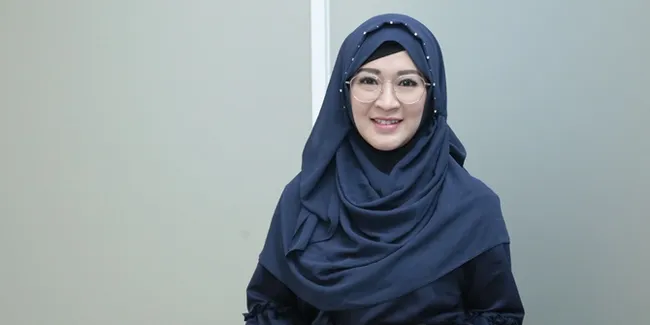 Okie Agustina Gelisah Lihat Kondisi Pasha Ungu dan Adelia Akibat Gempa Palu