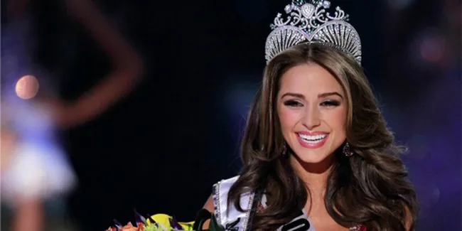 Olivia Culpo Resmi Sandang Gelar Miss Universe 2012!