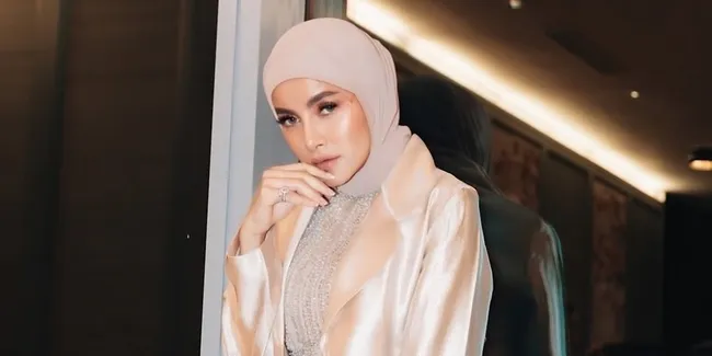 Olla Ramlan Resmi Lepas Hijab, Sempat Minta Maaf pada Mama -Singgung Soal Pilihan Hidup