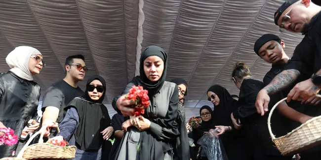 Olla Ramlan Ungkap Sosok Ibu Sebagai Benteng Terakhirnya