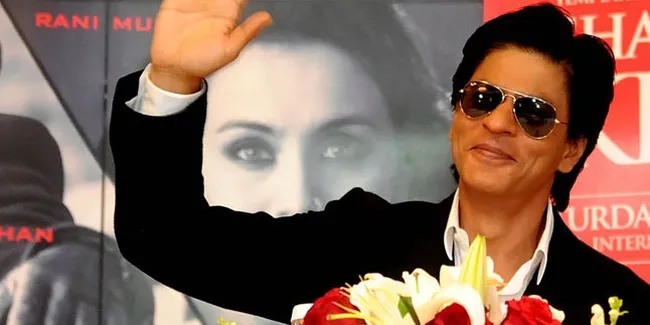 OMG! Lutut Kesakitan, Shahrukh Khan Masih 'Nekat' Lakukan Hal Ini