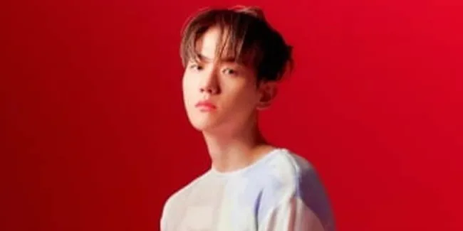 Pakai Baju Robek-robek, Perpaduan Fashion Baekhyun EXO Ini Sukses Bikin Fans Terkejut