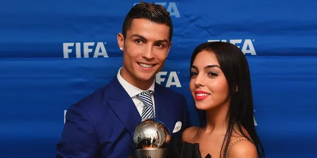 Pamer Foto Mesra Perdana, Pacar Cristiano Ronaldo Lagi Hamil?