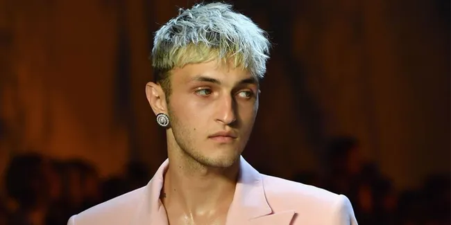 Pamer Tato Baru, Anwar Hadid Belum Bisa Lupakan Kendall Jenner?