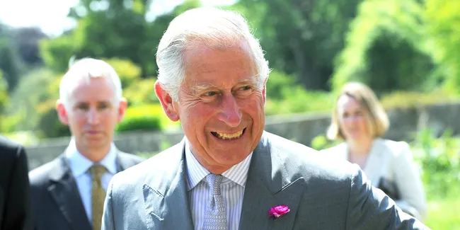 Pangeran Charles Rilis Foto Hangat Bersama Pangeran George Yang Belum Terpublikasi